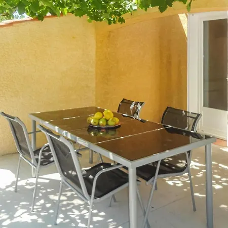 Stunning In Daude With Wifi Holiday home Salles-d'Aude