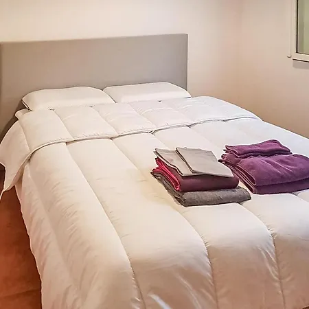 Stunning In Daude With Wifi * Salles-d'Aude